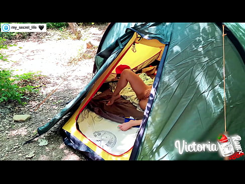 ❤️ Filmed on camera Passionate jerk off Stranger in a tent ❌ Sluts at us