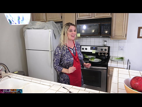 ❤️ Stepmom milking him in the kitchen before his date ❌ Sluts at us